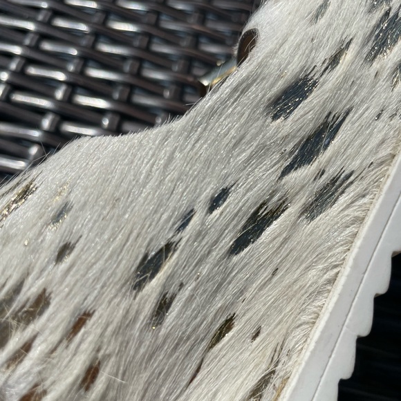 Naughty Monkey slide sandals Excellent used condition! 8.5 worn only 2 times. - Picture 7 of 13